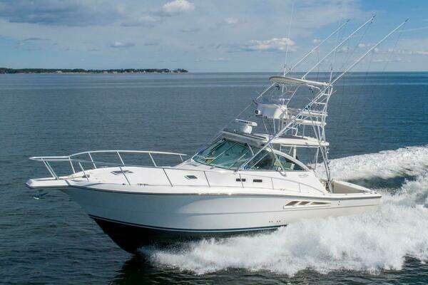 Picture Of: 2006 Rampage 38 Express Chasin Fin