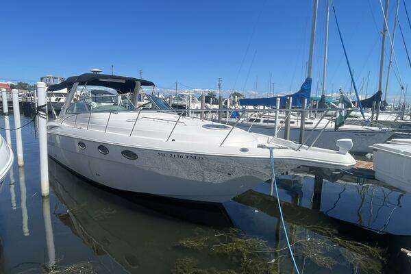 Picture Of: 2005 Monterey 322 Cruiser 