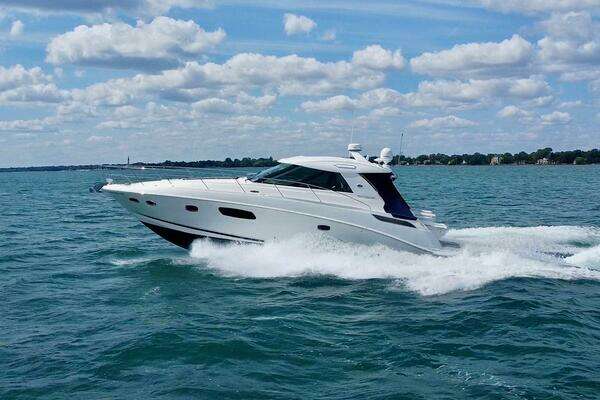 Picture Of: 2010 Sea Ray 450 Sundancer 