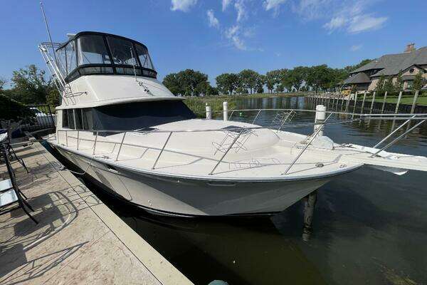 Picture Of: 1989 Silverton 37 Convertible NO NAME