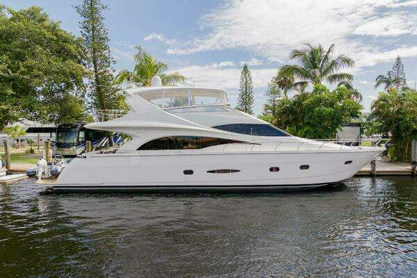 Picture Of: 2006 Marquis 65 Sylvia