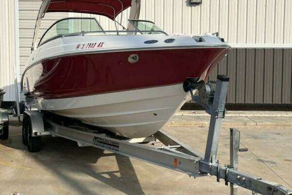 Picture Of: 2006 Chaparral 256 SSi 