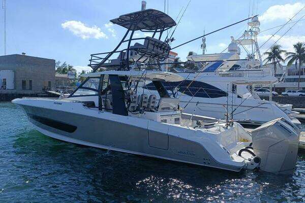 Picture Of: 2024 Boston Whaler 420 Outrage Bravia
