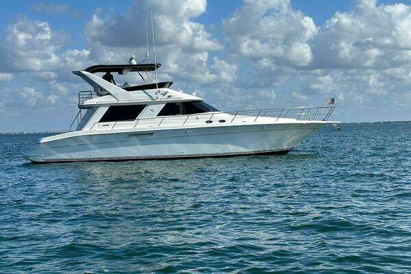 Sea Ray 550 Sedan Bridge