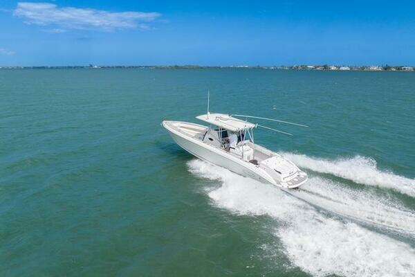 Picture Of: 2007 Spectre 37 Center Console 