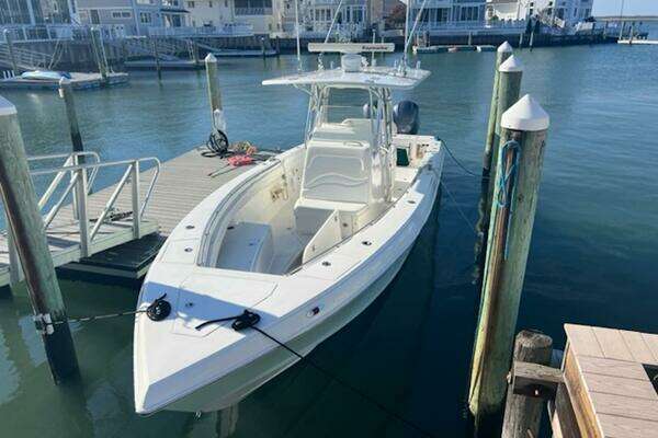 Picture Of: 2008 Spectre 34 Center Console 