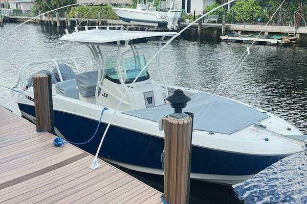 Picture Of: 2019 Wellcraft 262 F CC 