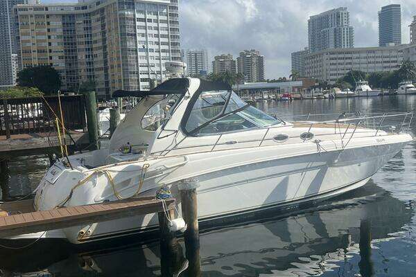 Picture Of: 2002 Sea Ray 360 Sundancer Knotta Clue