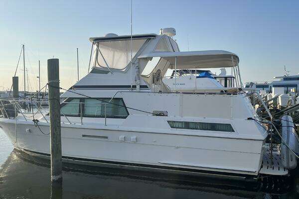 Picture Of: 1994 Hatteras Double Cabin Escape