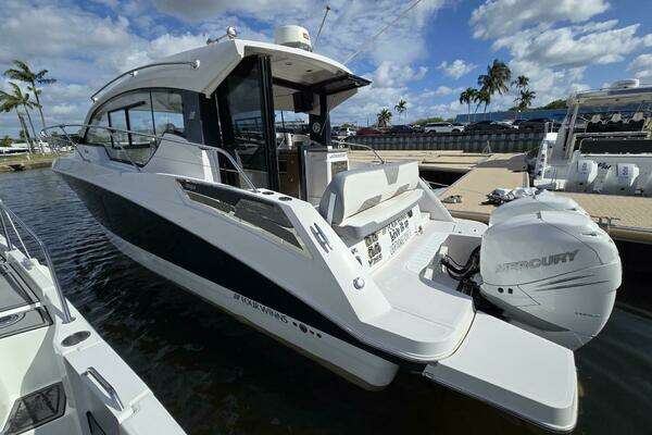 Picture Of: 2020 Four Winns V355 Coupe OB LIVE IT UP