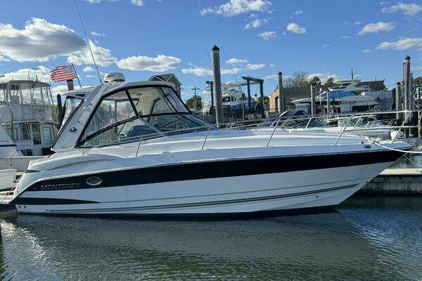 Picture Of: 2018 Monterey 335 SY 