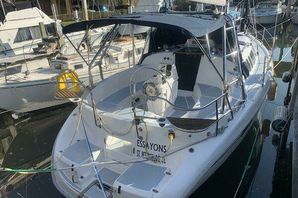 Picture Of: 2001 Hunter 340 Essayons