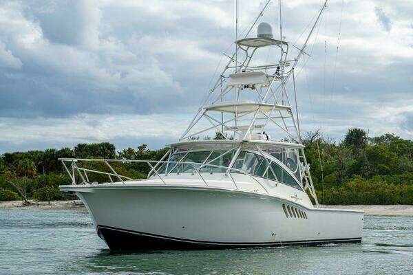 Picture Of: 2007 Albemarle 36 Express Sore Subject