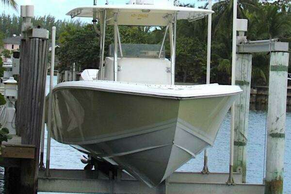 Picture Of: 2005 Venture 34 