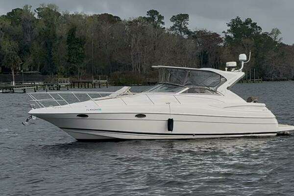 Picture Of: 2005 Regal 3560 Commodore 