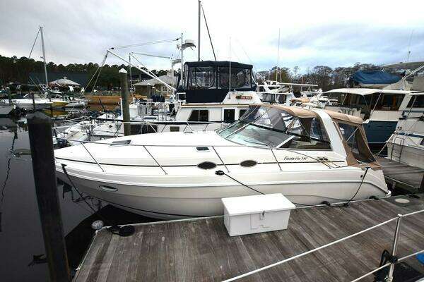 Picture Of: 2000 Rinker 342 Fiesta Vee Choices