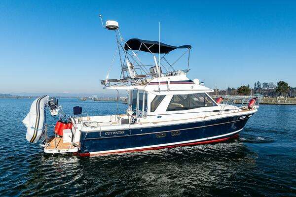 Picture Of: 2016 Cutwater 32CB AWOL