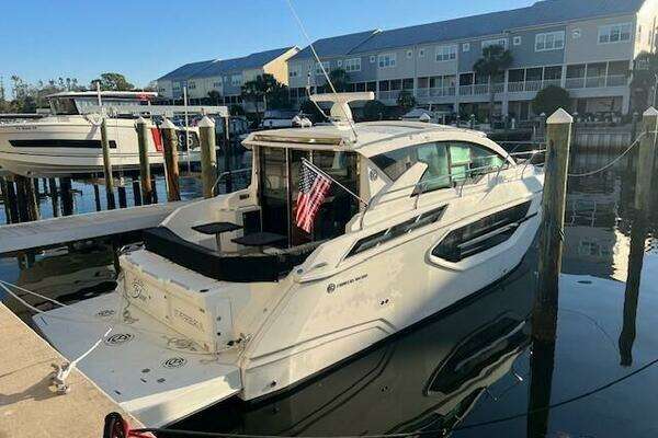 Picture Of: 2018 Cruisers Yachts 42 Cantius 