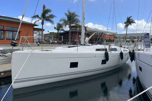 Picture Of: 2021 Hanse 418 Silver Alert