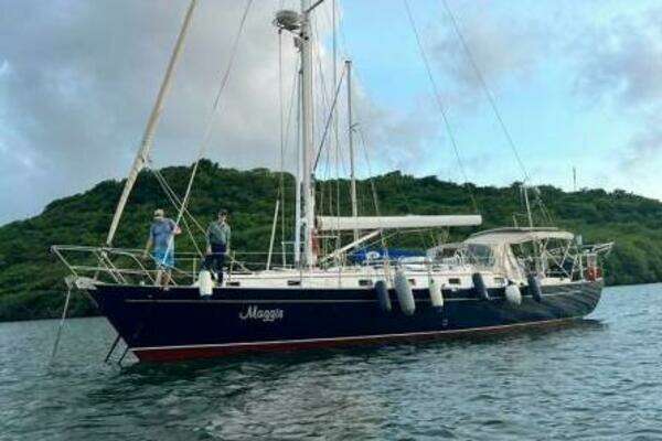 Picture Of: 2000 Passport 470 Maggie