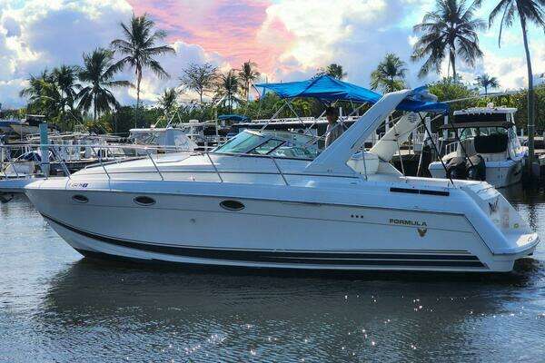 Picture Of: 2002 Formula 31 PC Dragon