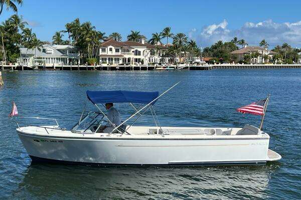 Picture Of: 2013 Vanquish 24 Runabout 