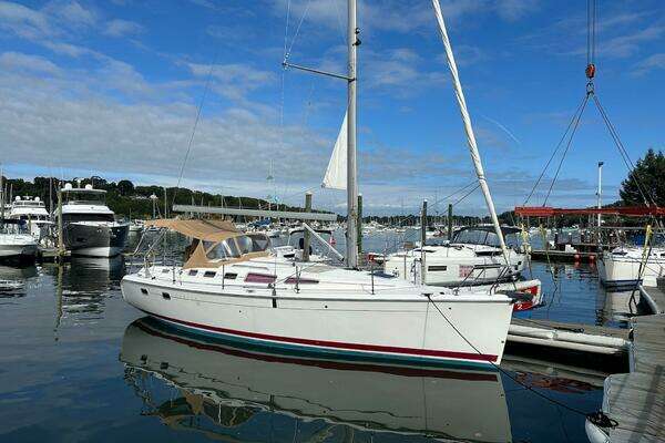 Picture Of: 2005 Hunter 38 