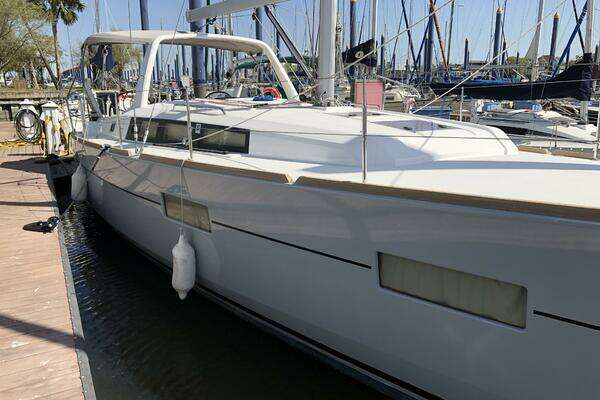 Picture Of: 2017 Beneteau Oceanis 38 Weekender 