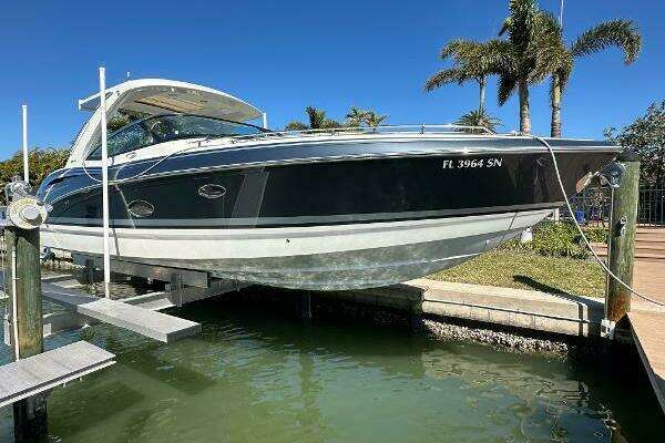 Picture Of: 2020 Formula 350 Crossover Bowrider 