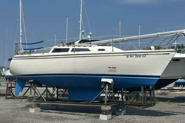 Picture Of: 1990 Catalina Capri 26 Wing Keel Nice n' Easy