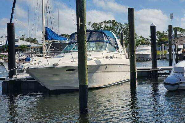 Picture Of: 2001 Sea Ray Sundancer 4th Quarter