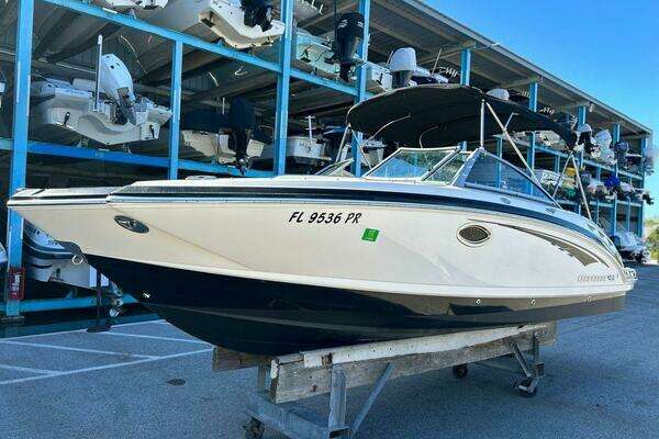 Picture Of: 2014 Chaparral 244 Sunesta 