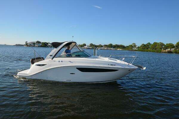 Picture Of: 2015 Sea Ray 260 Sundancer 
