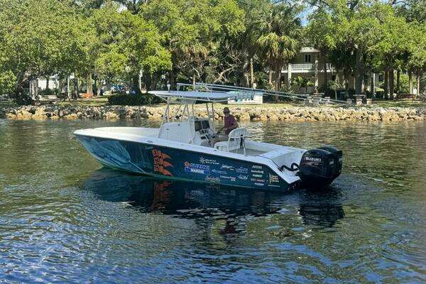 Picture Of: 2002 Jupiter 27 Open 