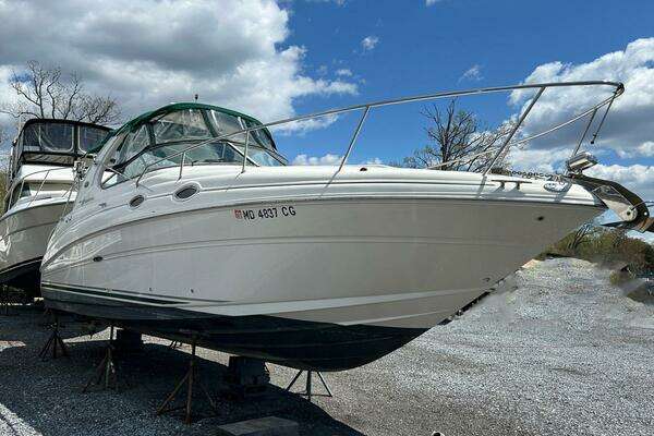 Picture Of: 2004 Sea Ray 280 Sundancer Loose Seal