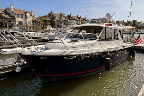 Picture Of: 2016 Cutwater 28 LE Seahorse