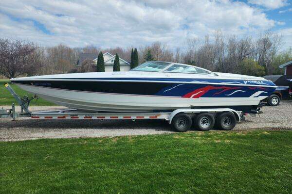 Picture Of: 2002 Formula 312 Fastech 