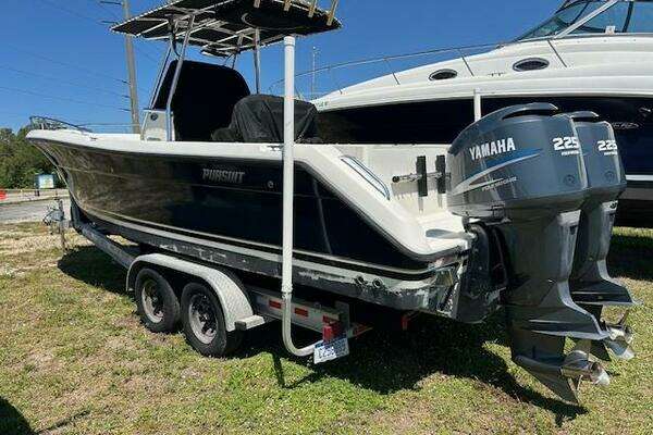 Picture Of: 2006 Pursuit  