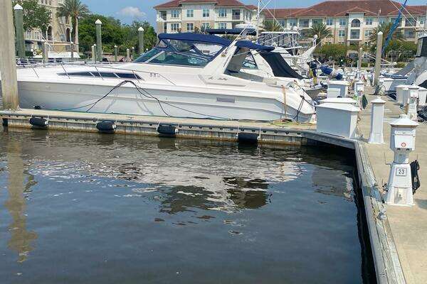 Picture Of: 1993 Sea Ray 440 Sundancer 