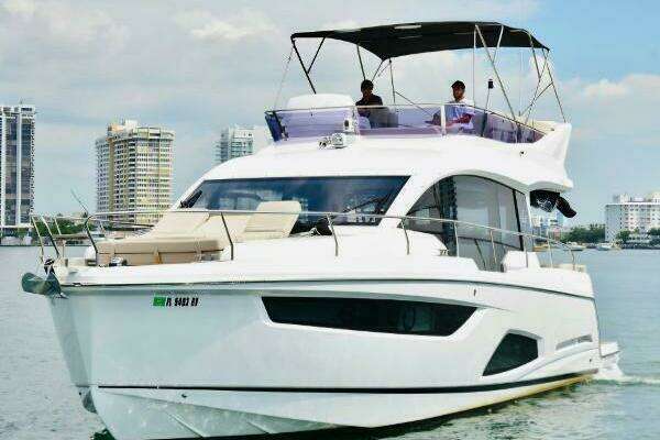 Picture Of: 2019 Sealine F430 La Vida Boca