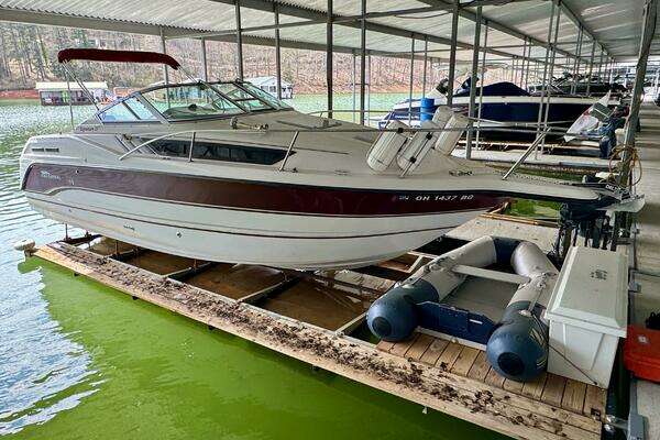 Picture Of: 1994 Chaparral Signature 27 Cabin Cruiser 