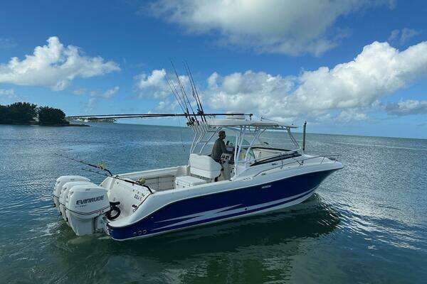 Picture Of: 2007 Hydra-Sports 3300VX Vector Express South Life