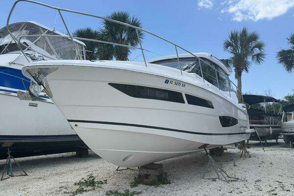 Picture Of: 2021 Regal 38 XO 
