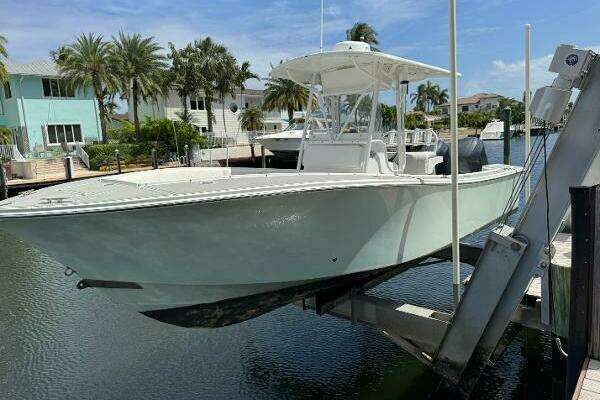 Picture Of: 2005 Regulator 23 Center Console 