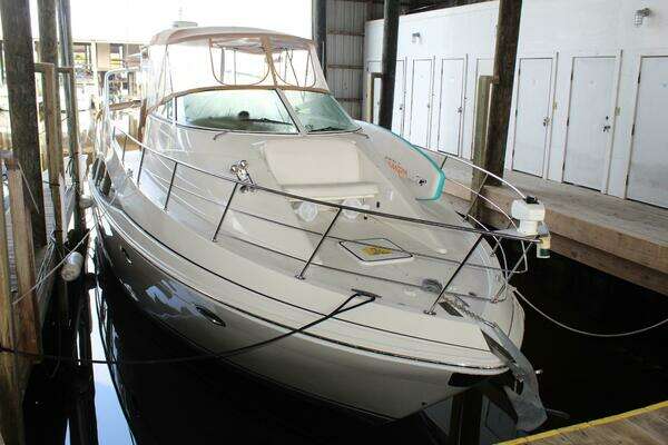 Picture Of: 2004 Carver 360 Mariner Texas Tease