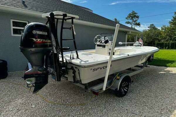 Picture Of: 2019 Spyder FX19 Vapor 