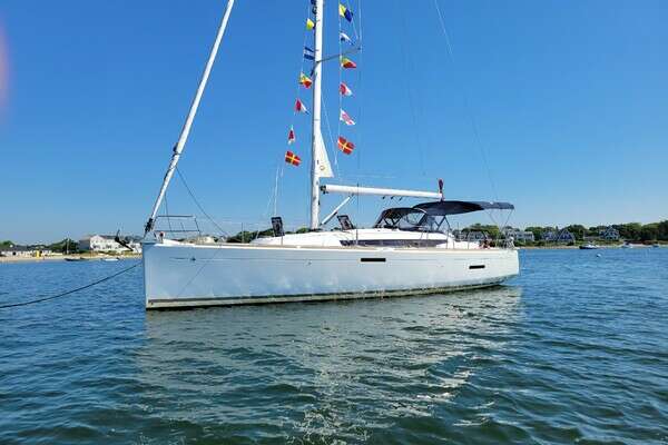 Picture Of: 2016 Jeanneau 379 Tharos