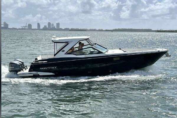 Picture Of: 2018 Monterey 385 SE 