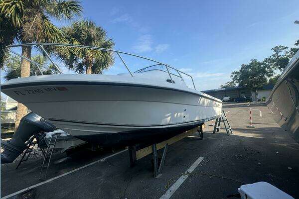 Picture Of: 2004 Angler 220 Walkaround 