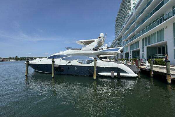 Picture Of: 2014 Azimut Flybridge 